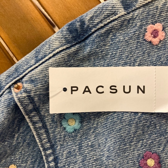 PacSun Denim Flower Shorts - Picture 2 of 5